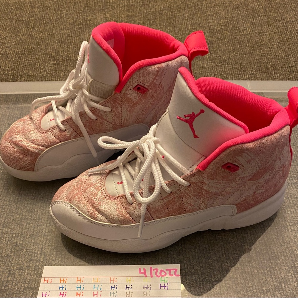 Girls Jordan’s size 1.5